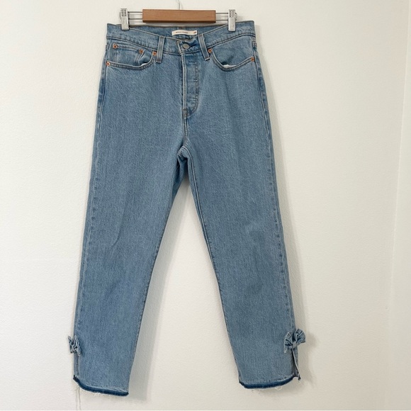 Levi's Wedgie Straight Jean With Bow Raw Hem High Rise Classic Denim Size 28 - Picture 3 of 14